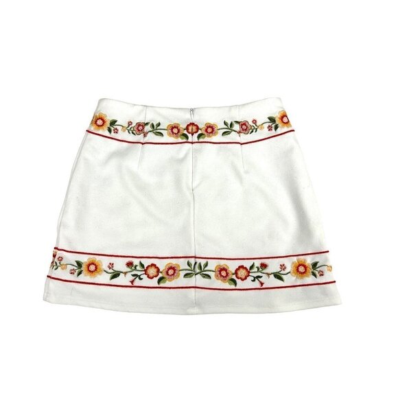 Forever 21 Embroidered Floral Mini Skirt Size Medium - Picture 4 of 8